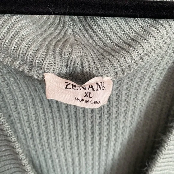 Zenana Outfitters Women’s Off the Shoulder Green/Blue V-Neck Sweater - Picture 3 of 4